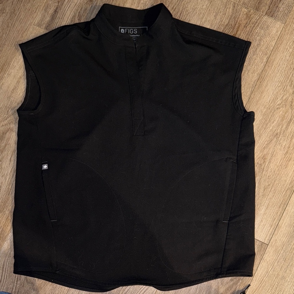 Figs scrub top